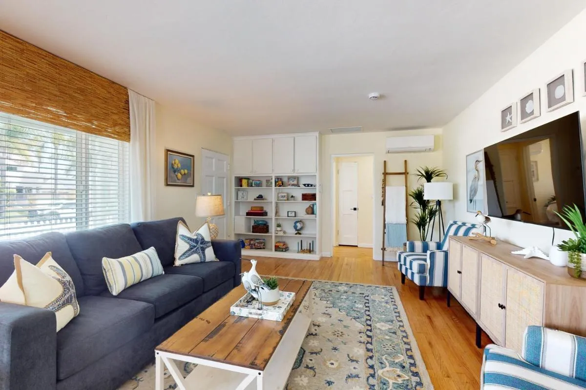 Image 4 of Blue Oasis