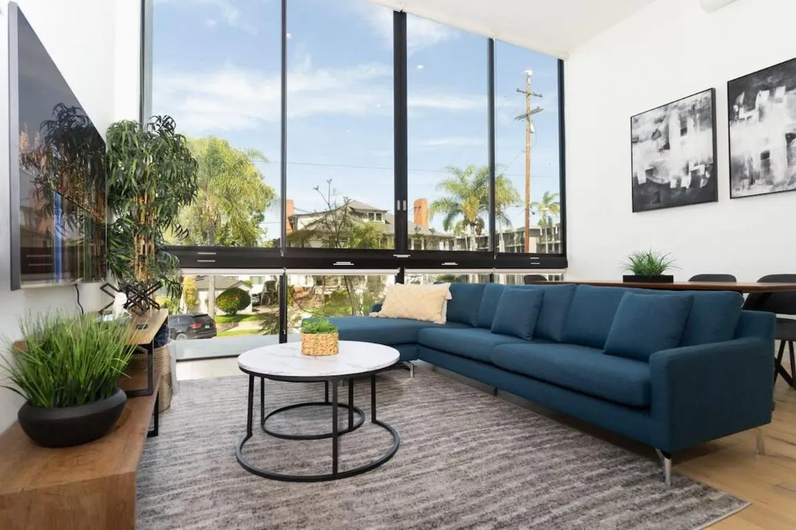 Image of Bright and Trendy 2-story Bankers Hill Condo