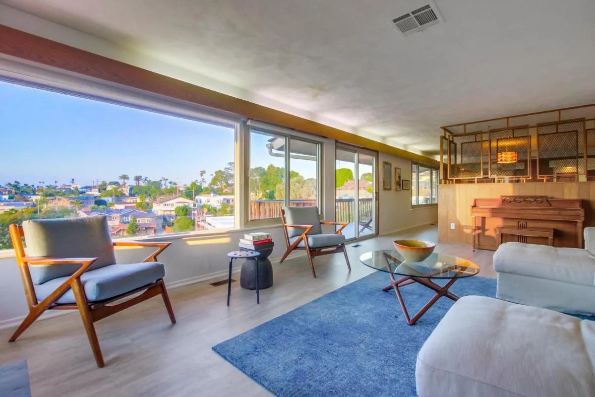 Image 2 of Canyon Estate Overlooking the Pacific