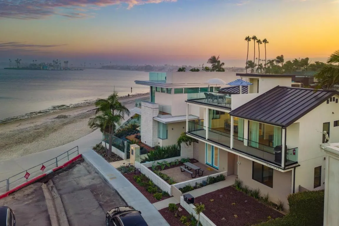 Image of Catamaran by AvantStay 50ft to Beach Views