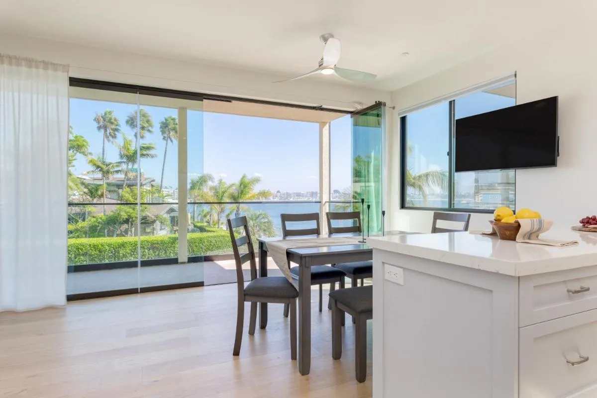 Image 4 of Catamaran by AvantStay 50ft to Beach Views