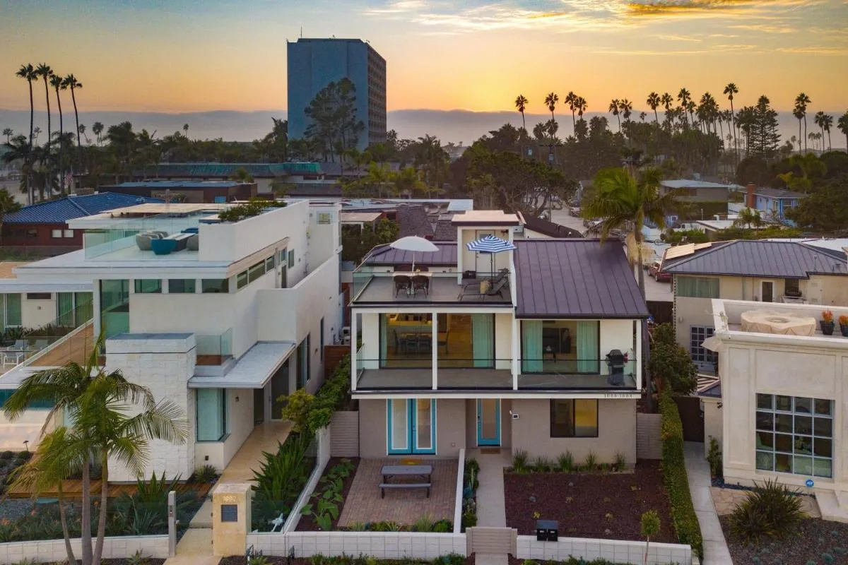 Image 5 of Catamaran by AvantStay 50ft to Beach Views