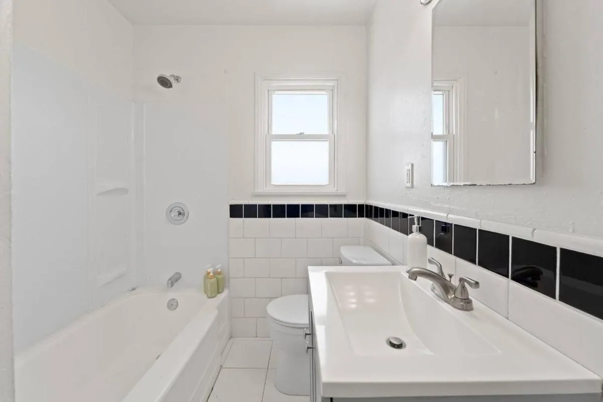 Image 5 of Charming 3BR Home by Rather Be Properties