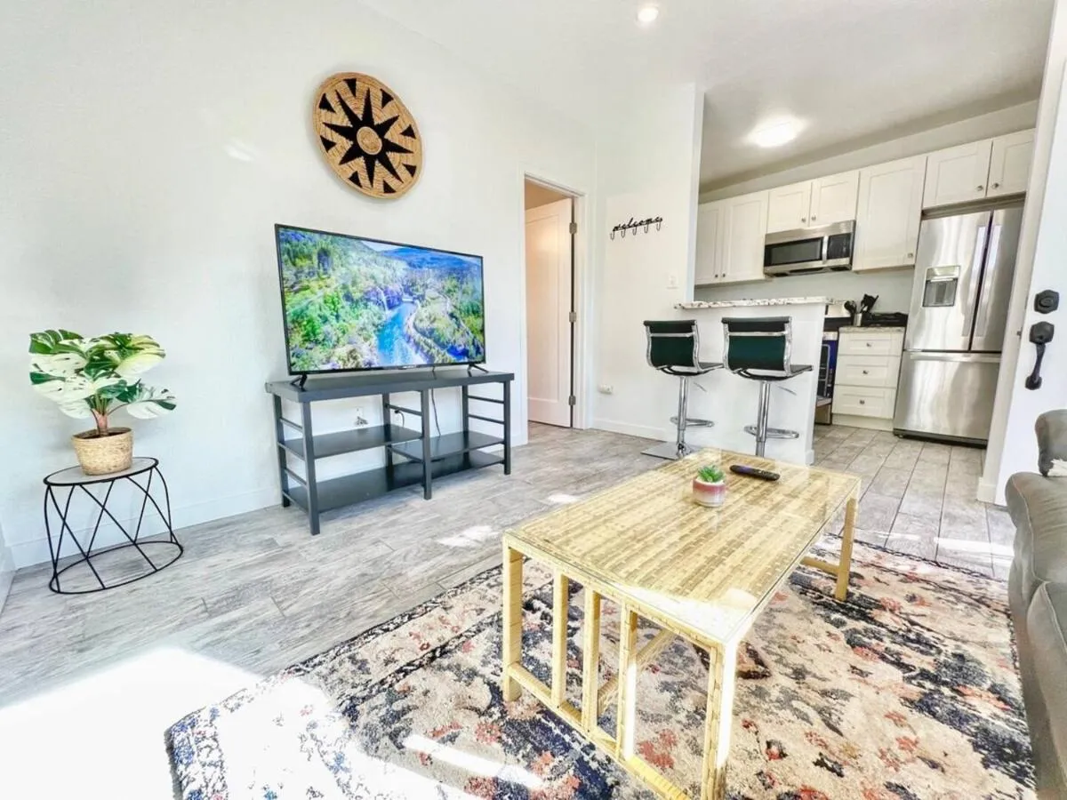 Image 3 of Charming Flat Near The City