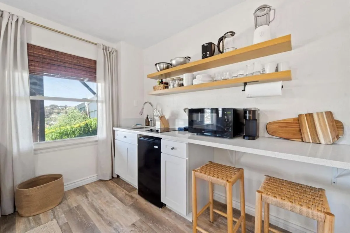 Image 3 of Charming Studio Retreat by Rather Be Properties