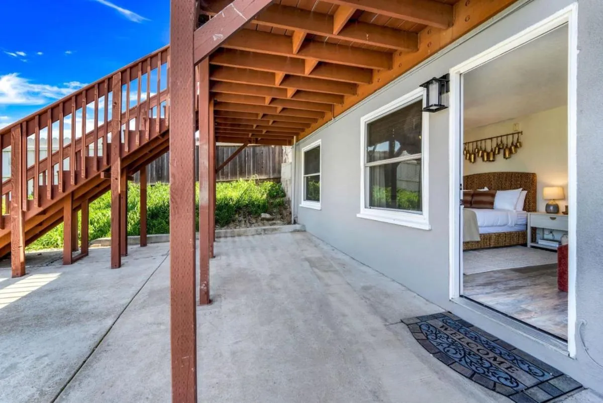 Image 4 of Charming Studio Retreat by Rather Be Properties