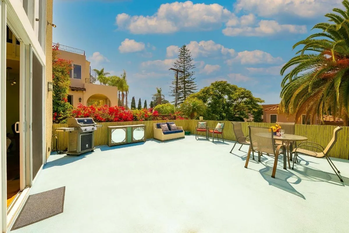 Image 5 of Coastal View