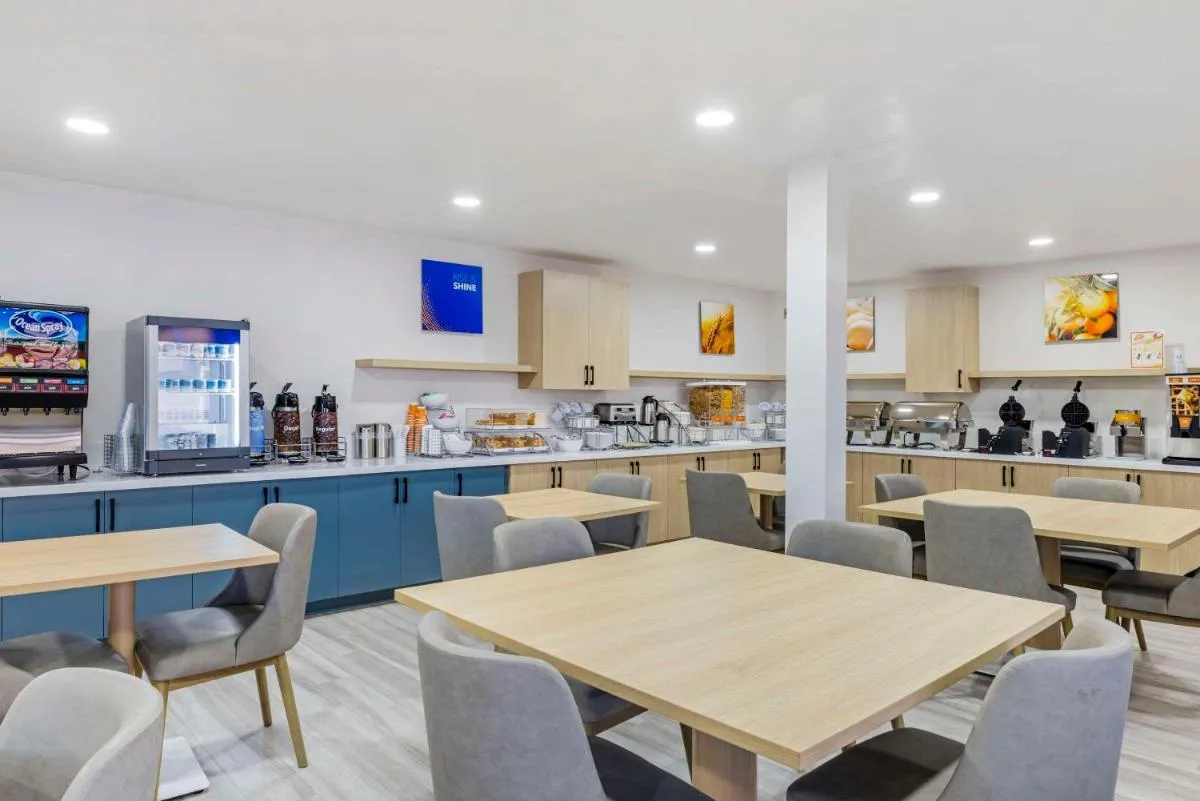 Image 3 of Comfort Inn Sea World Area