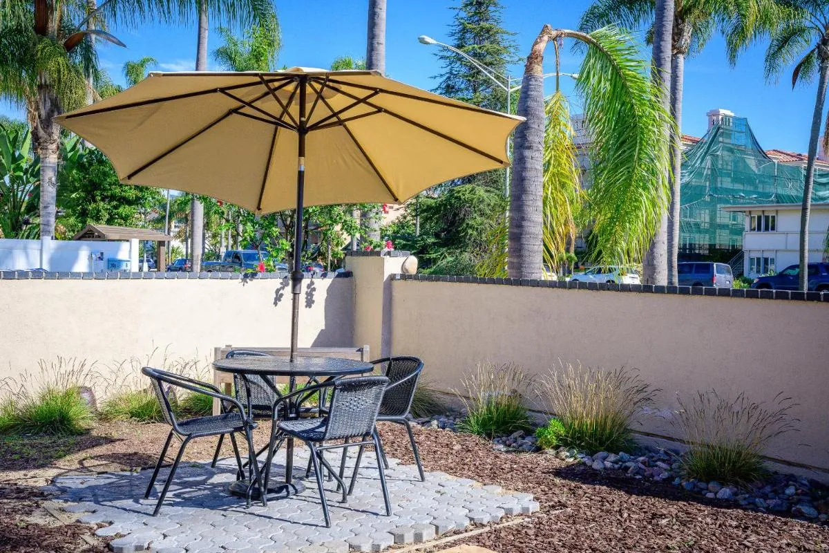 Image 4 of Coronado Inn