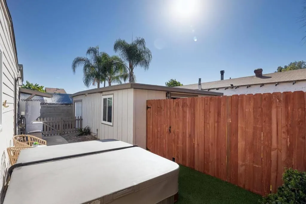 Image 5 of Cozy 2 BR home with hot tub and patio