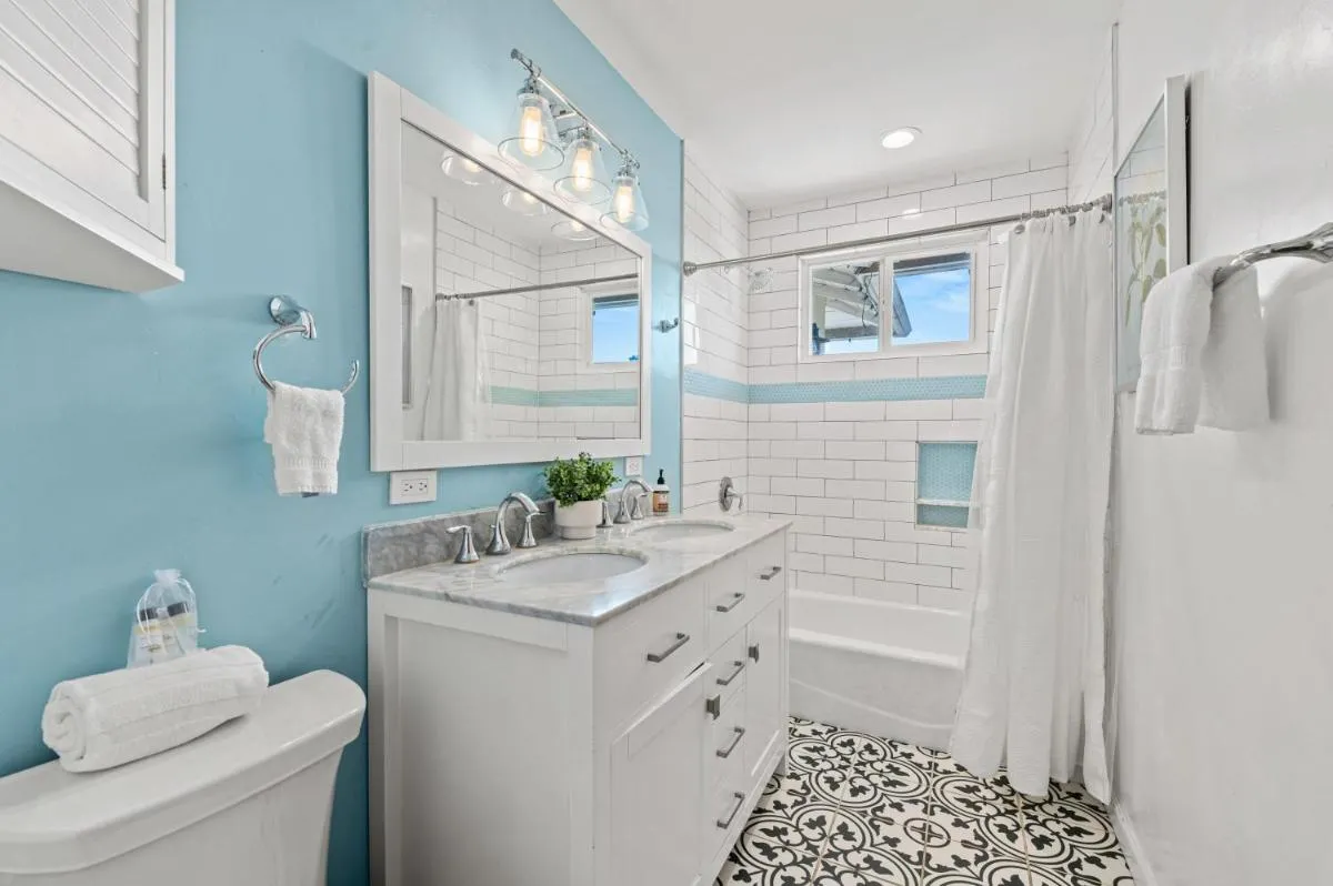 Image 2 of Delightful Pet-Friendly South Park Home