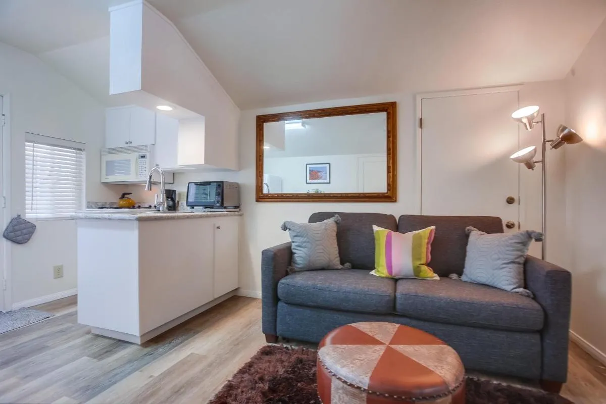 Image 3 of Diamond in the Village