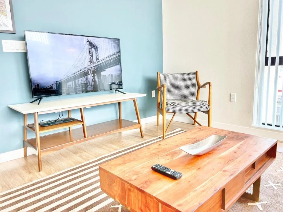 Image 4 of Downtown San Diego Getaway