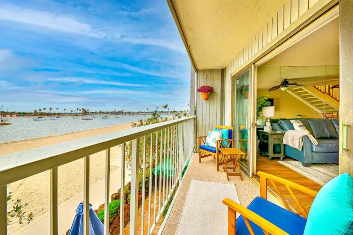 Image 5 of Dreamy Bayside View Family Home