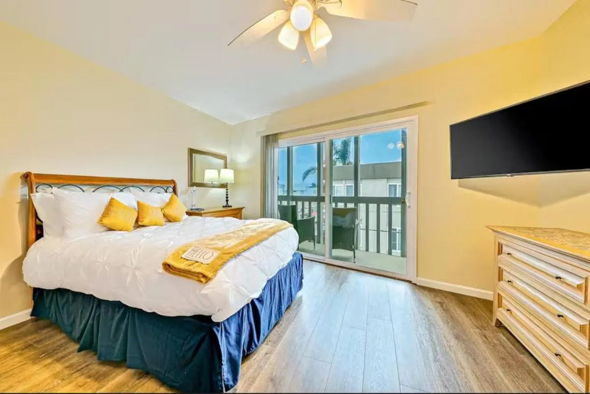 Image 1 of Dreamy Bayside View Family Home