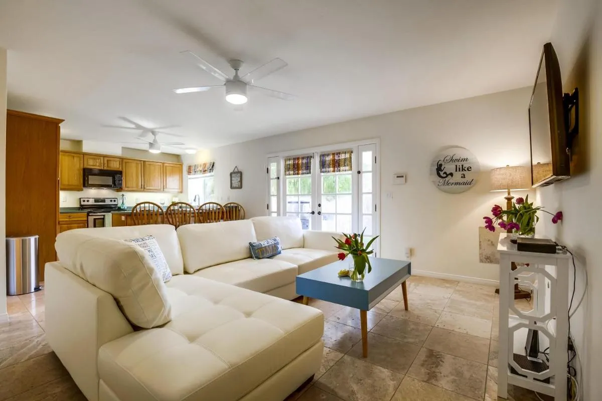 Image 3 of Driftwood