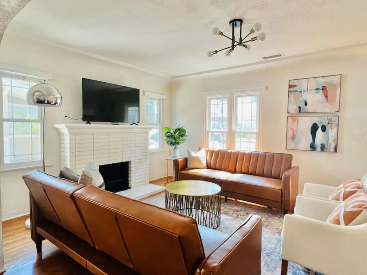 Image 4 of Elegant 3Br Home with AC, Parking, & Close 2 Everything