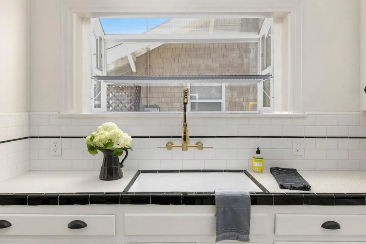 Image 2 of Elegant 3Br Home with AC, Parking, & Close 2 Everything