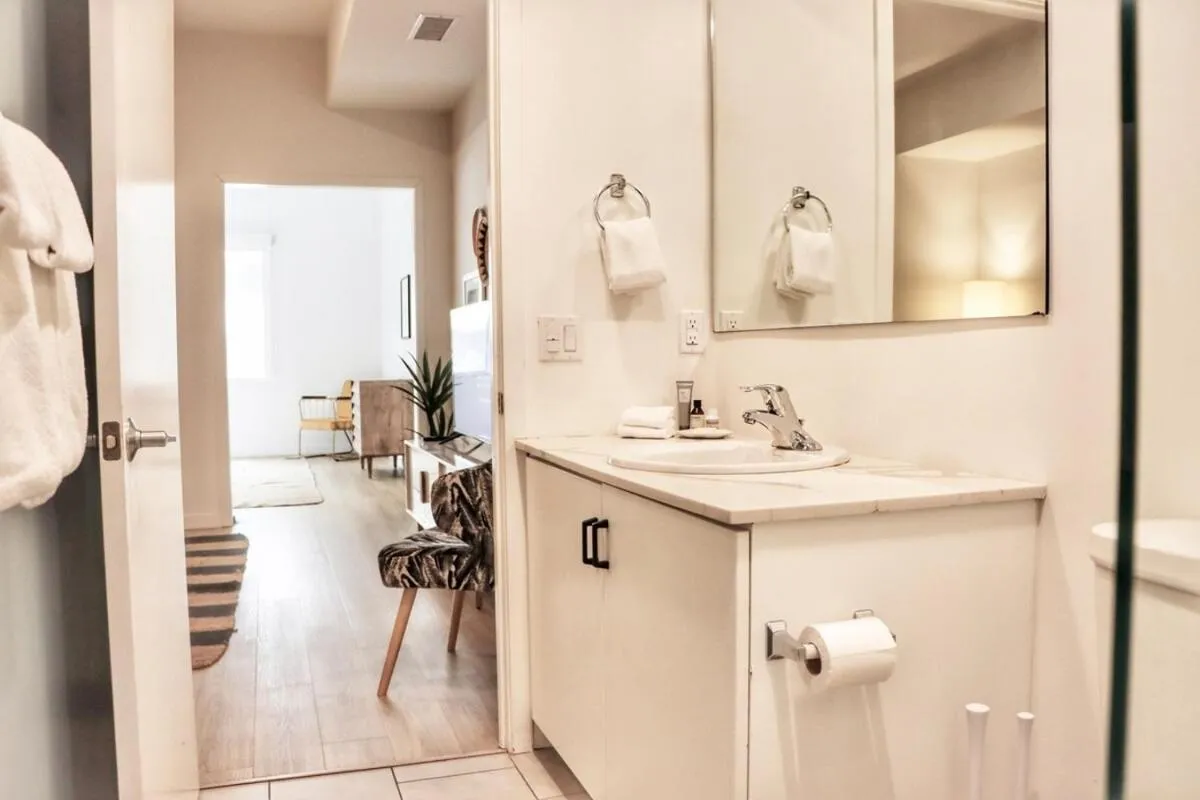 Image 2 of Executive Escape In Downtown San Diego