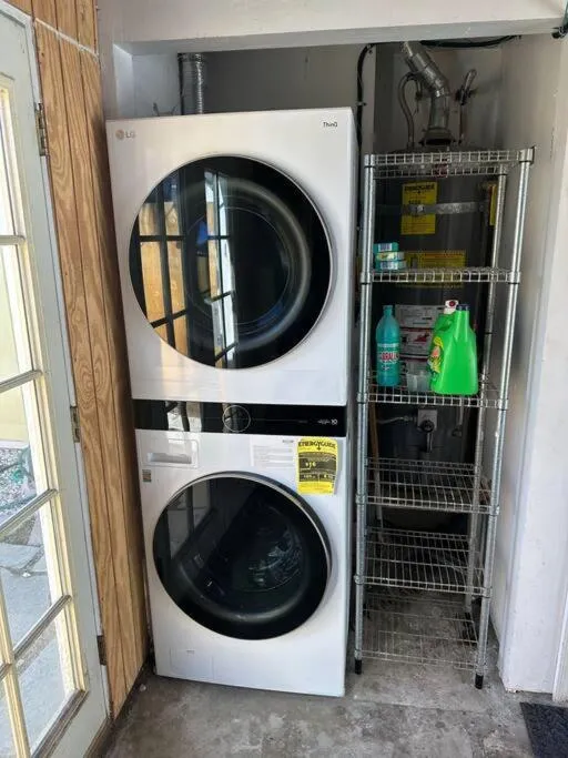 Image 4 of Gorgeous Pacific Beach and Mission Bay Home. Walking distance to the Bay and Golf Course.