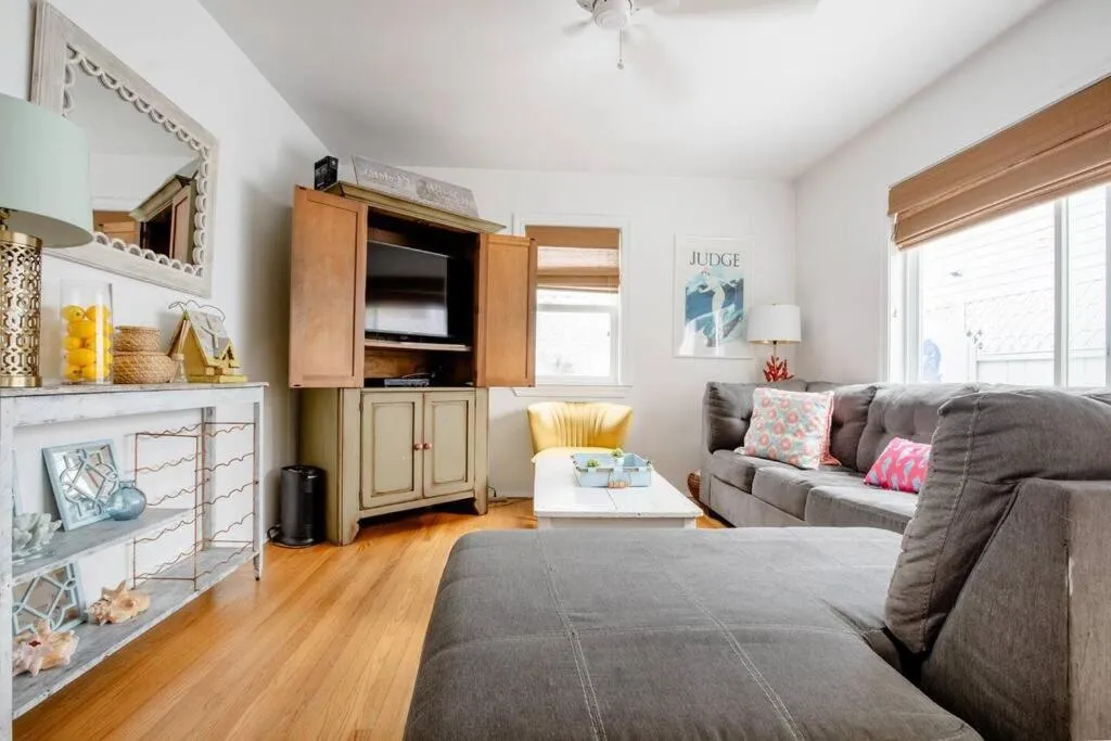 Image 4 of Grill out Bikes W D Boogie Boards Netflix Wifi