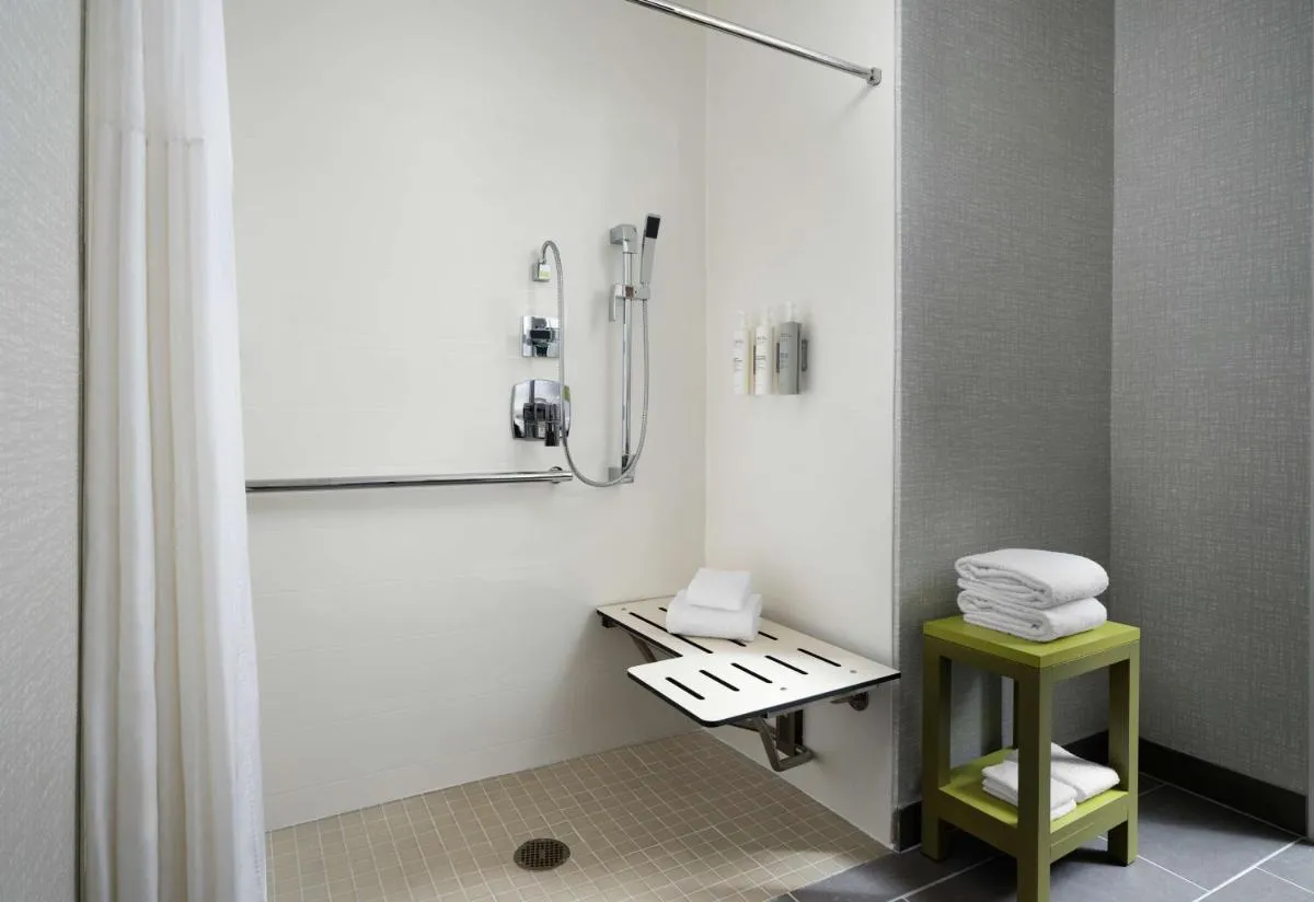 Image 2 of Hampton Inn San Diego/Del Mar