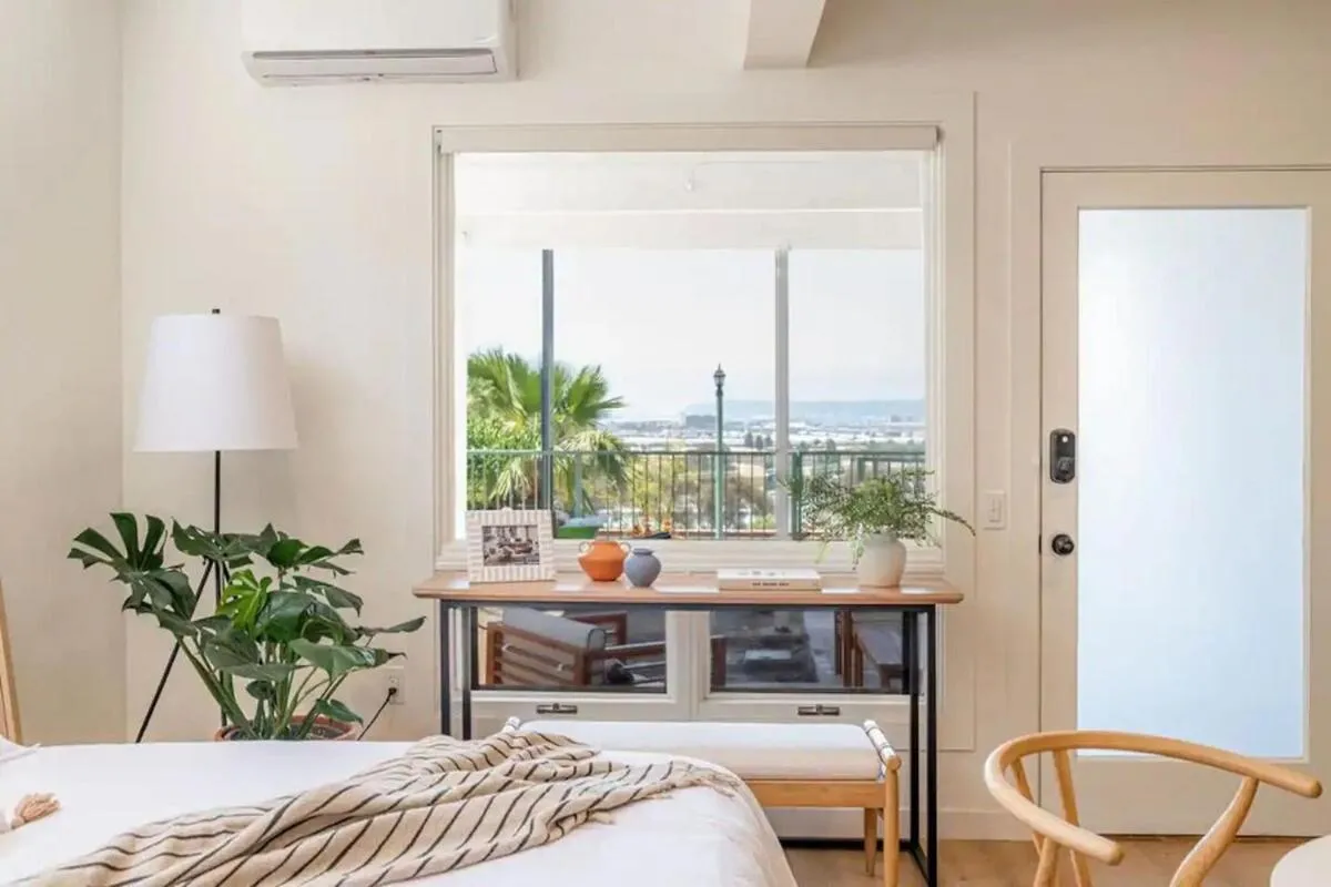 Image 1 of Heated Pool-Jacuzzi-King Bed-City Views-Chic Decor