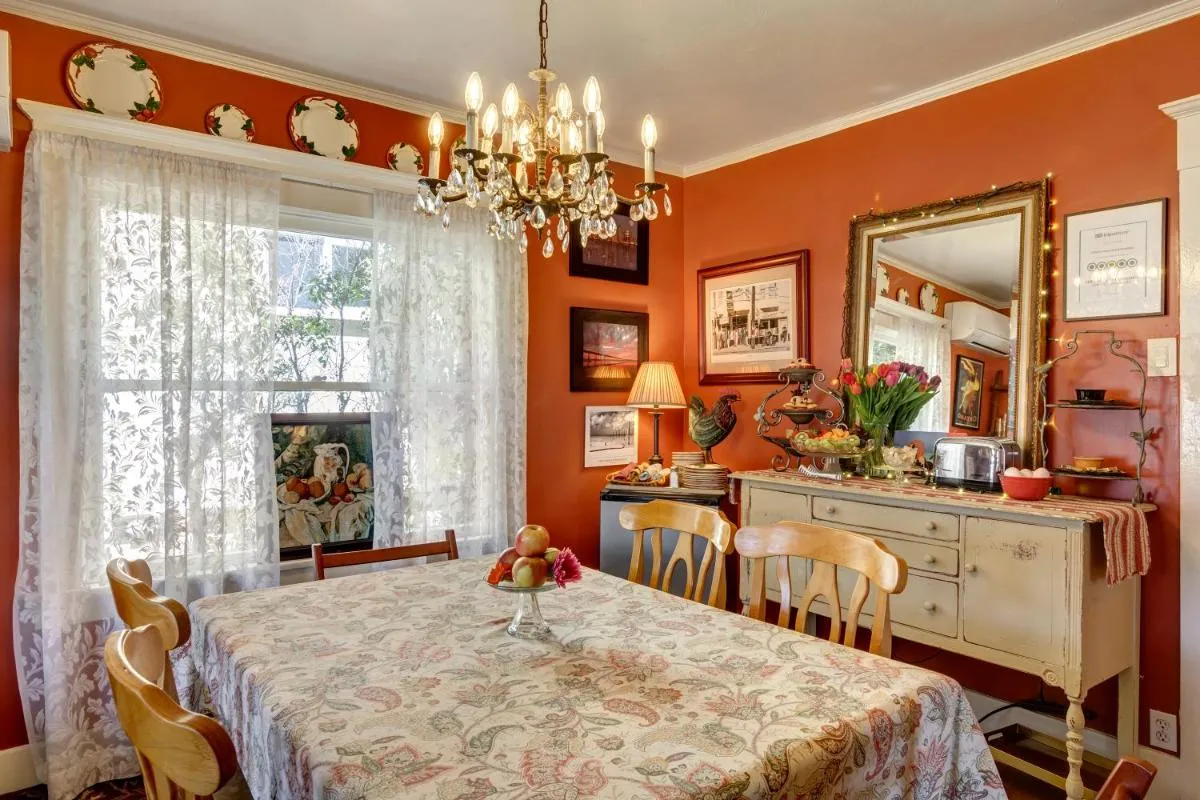 Image 2 of Hillcrest House Bed & Breakfast