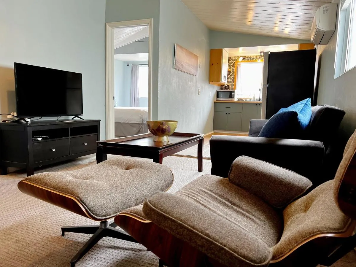 Image 1 of Idyllic 1BR APT in Ocean Beach