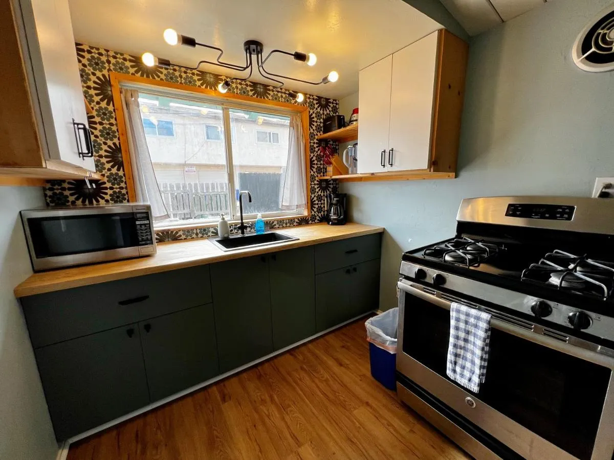 Image 3 of Idyllic 1BR APT in Ocean Beach