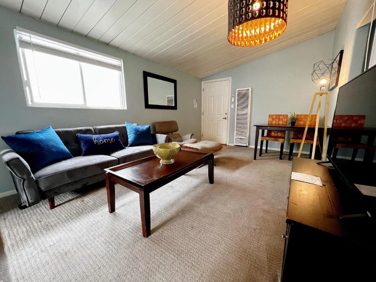 Image 5 of Idyllic 1BR APT in Ocean Beach