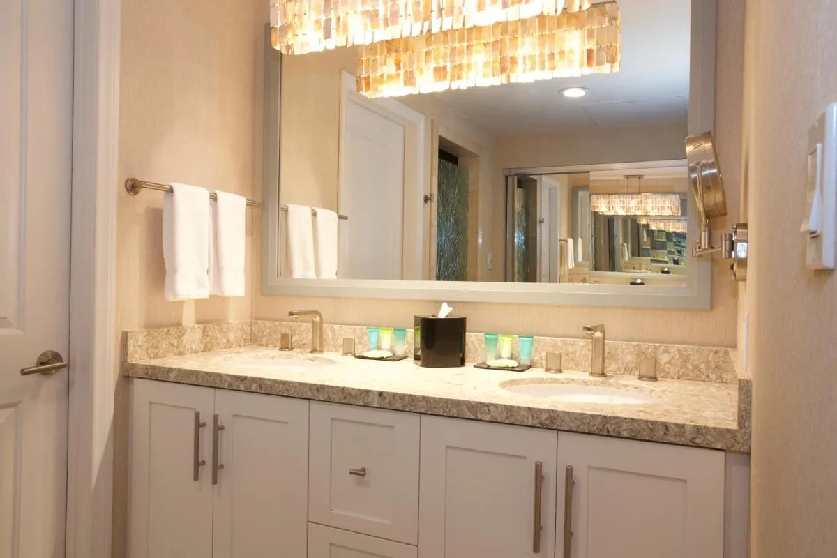 Image 2 of Inn by the Sea, La Jolla