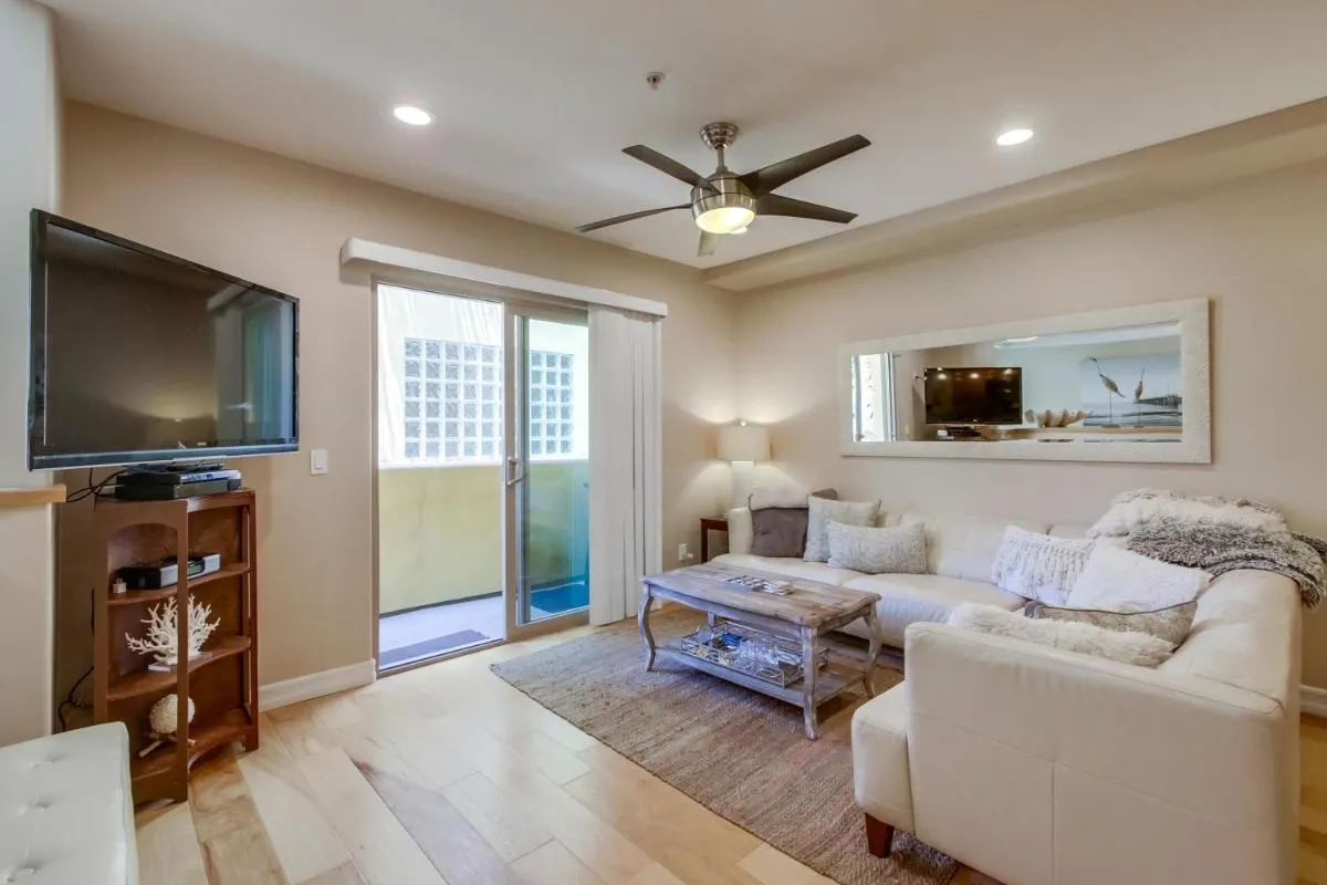 Image 4 of Just Beachy