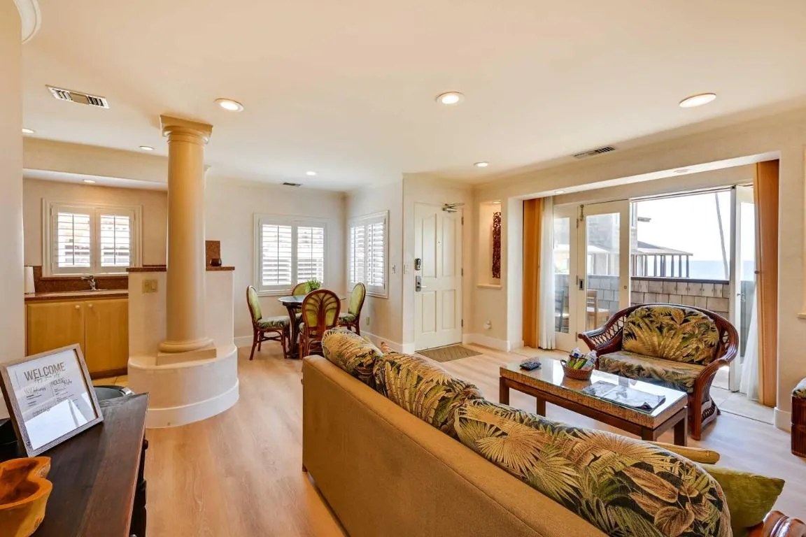 Image of La Jolla Condo with Ocean Views, Walk to Shell Beach