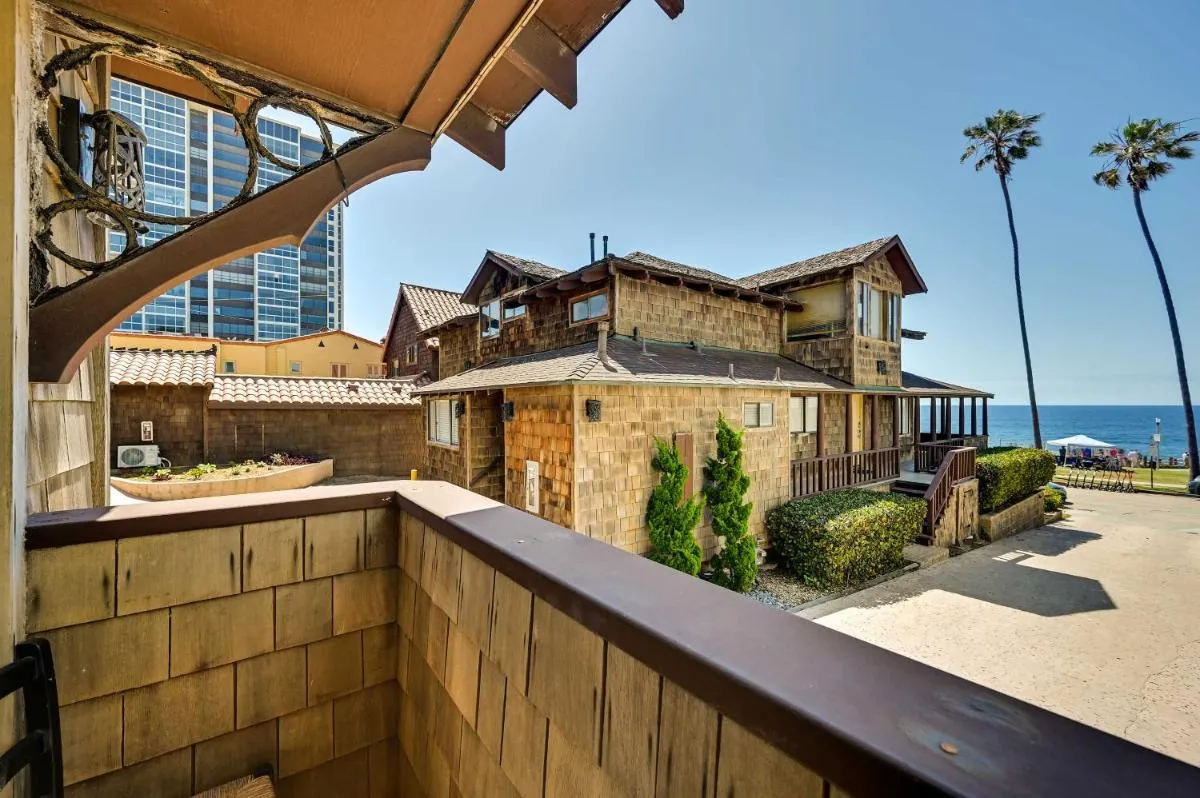 Image 5 of La Jolla Condo with Ocean Views, Walk to Shell Beach