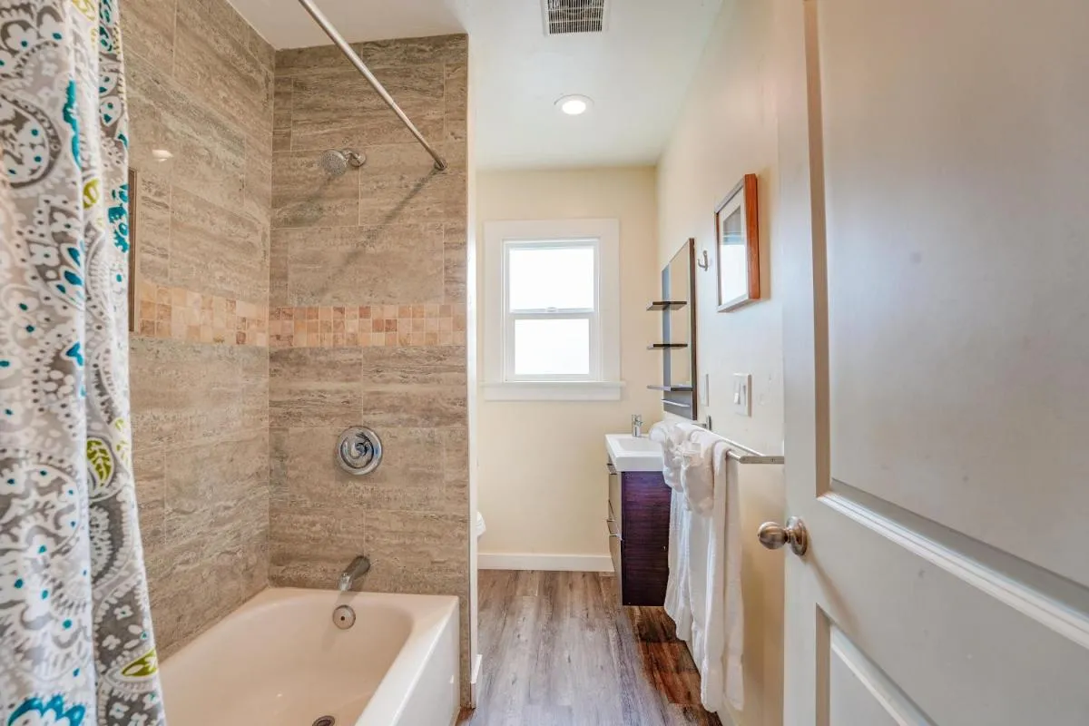 Image 2 of La Jolla Oasis – Pet Friendly, Large Backyard, Walk2Beach & Location!