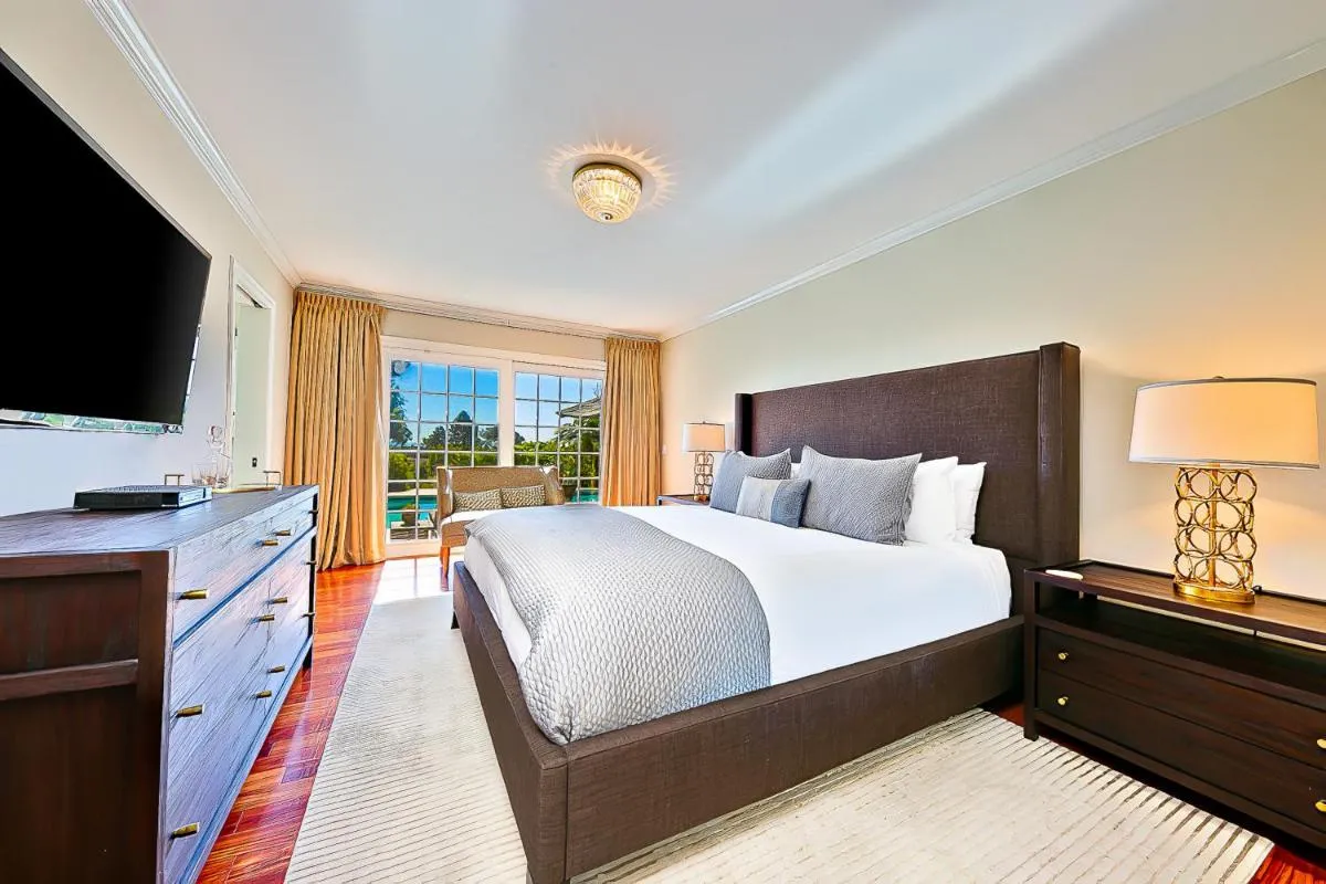 Image 1 of La Jolla Scenic Retreat