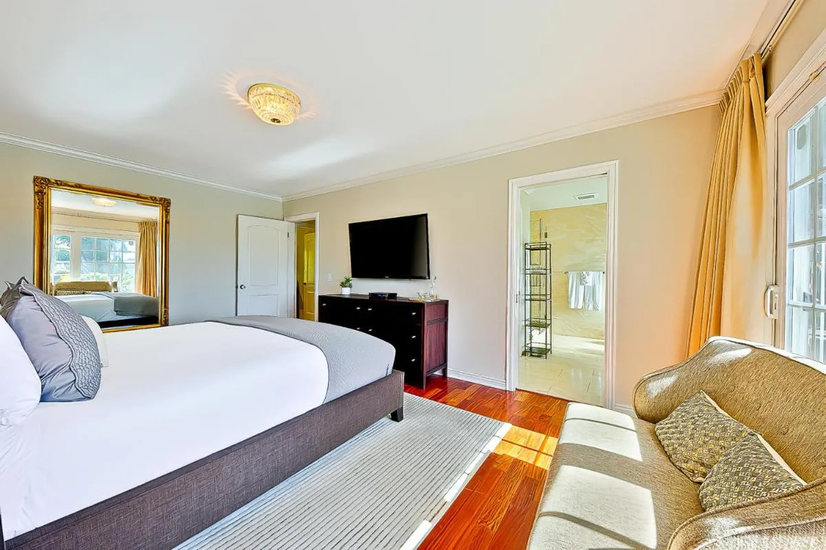 Image 5 of La Jolla Scenic Retreat