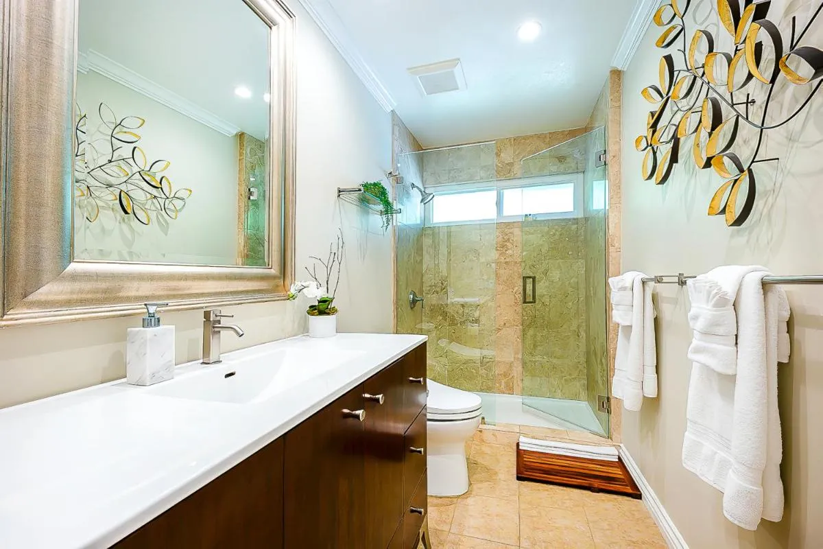 Image 2 of La Jolla Scenic Retreat