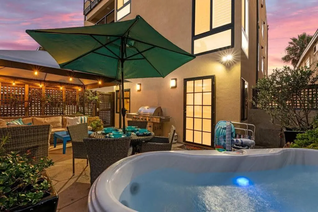 Image of La Jolla Seaside Dream w Private Patio & Jacuzzi