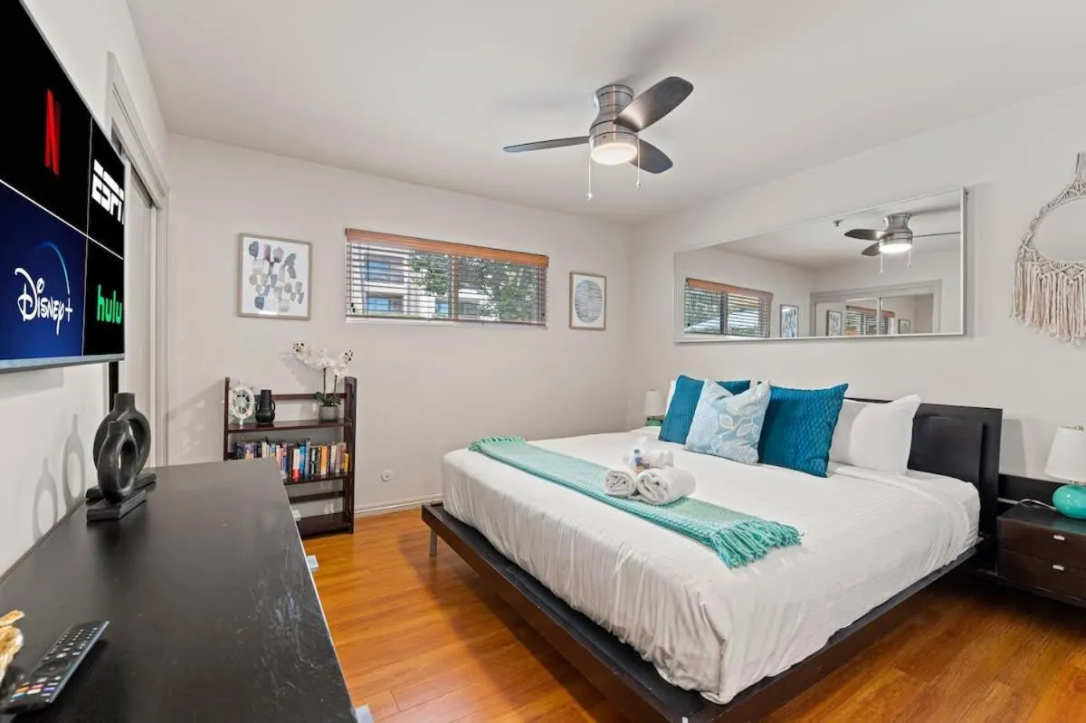 Image 1 of La Jolla Seaside Dream w Private Patio & Jacuzzi