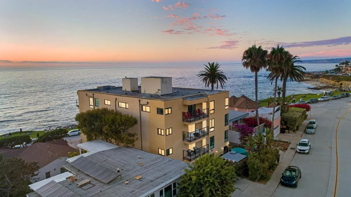 Image 5 of La Jolla Seaside Dream w Private Patio & Jacuzzi