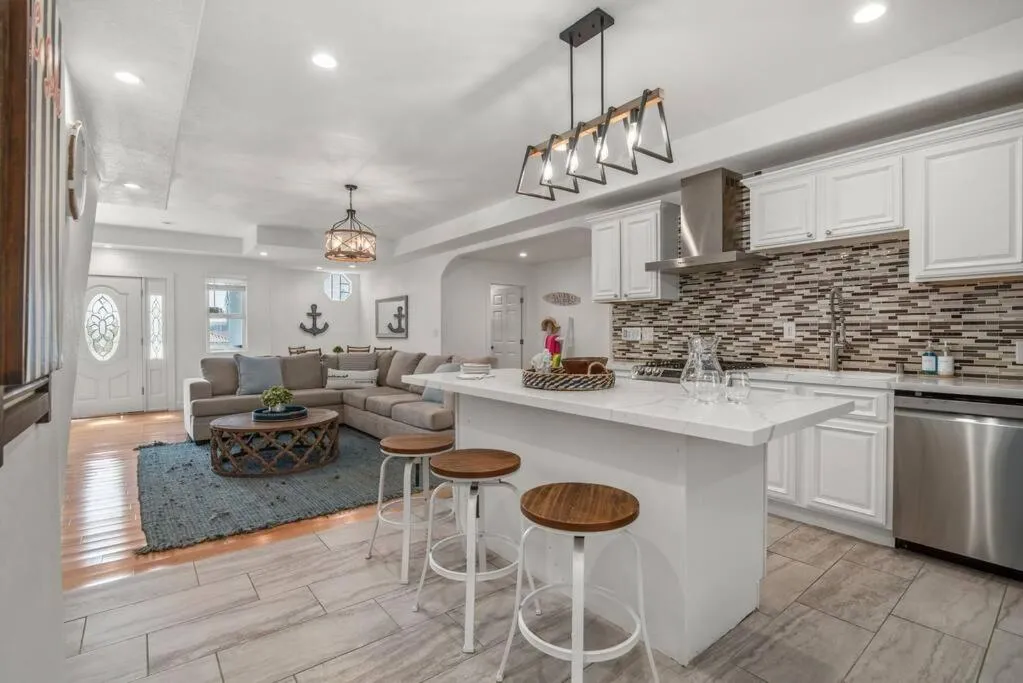 Image 3 of La Jolla Village – Walk to Everything