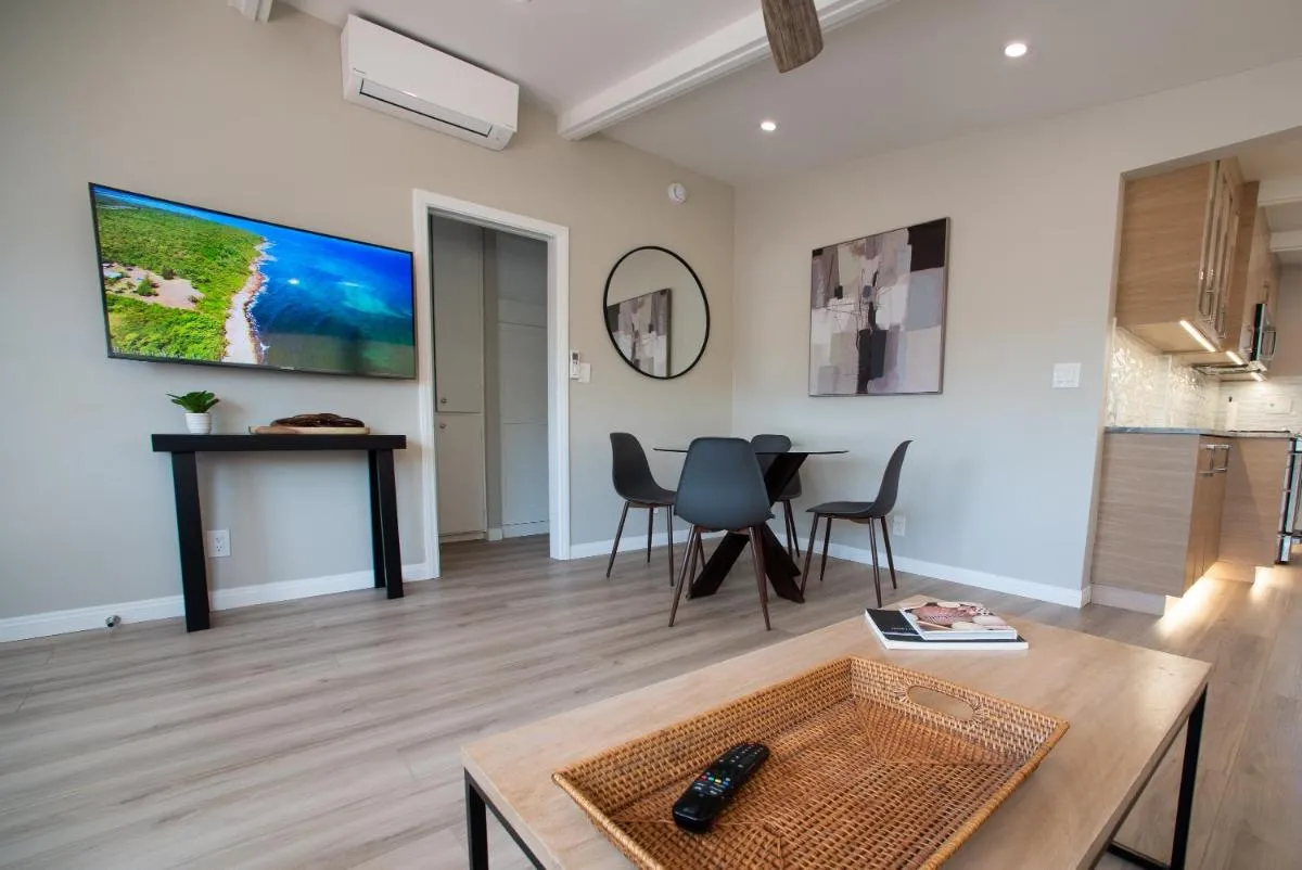 Image 6 of La Jolla Windansea Luxury Cottage