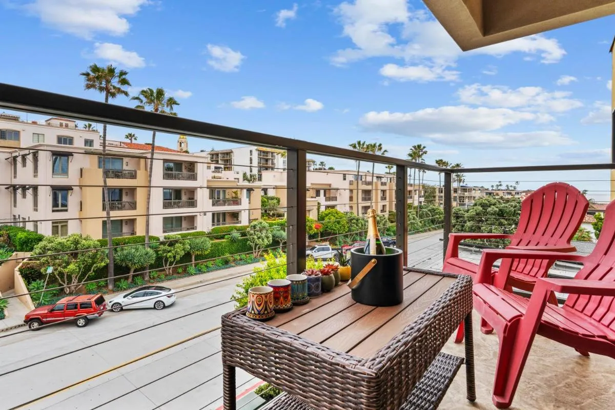 Image 5 of LaJolla by the Sea- OCEAN VIEWS Beachside