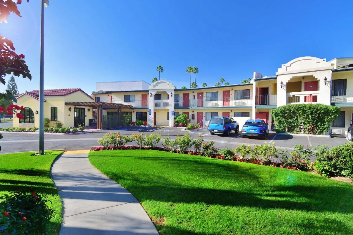 Image 6 of Lamplighter Inn & Suites at SDSU