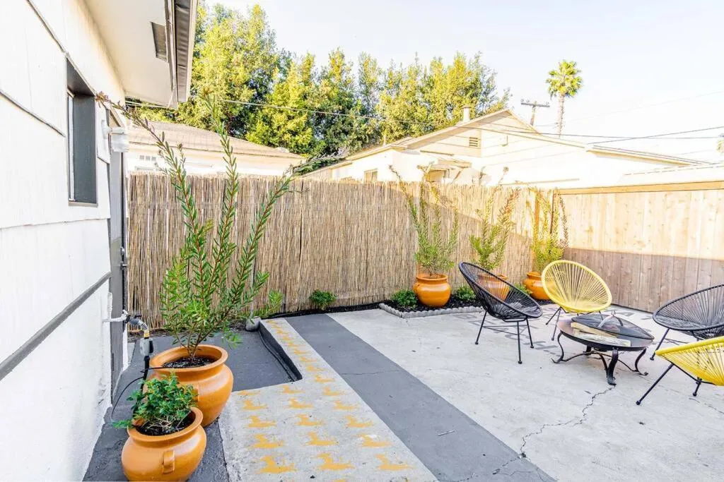 Image 3 of Live like a local – Studio with huge backyard