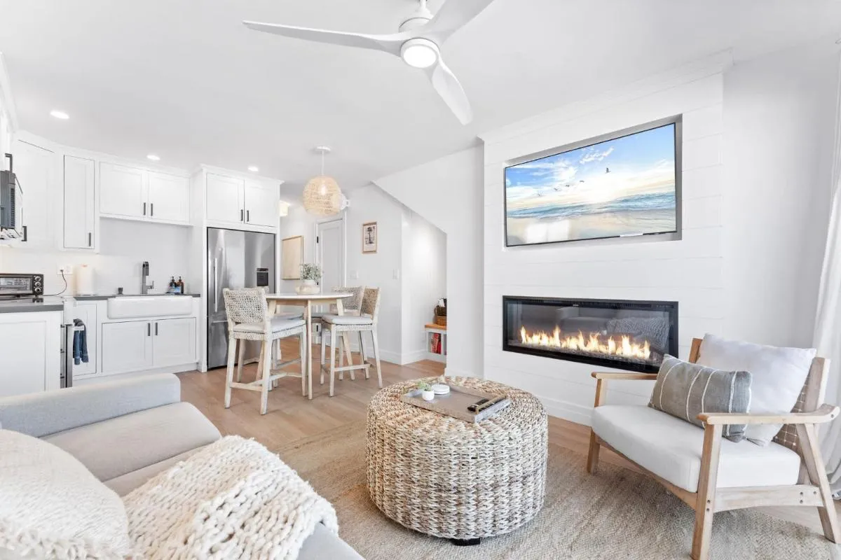 Image 3 of Luxury Ground N Oceanfront Unit with Patio Lounge