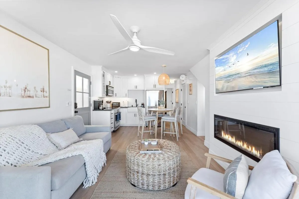 Image 4 of Luxury Ground N Oceanfront Unit with Patio Lounge