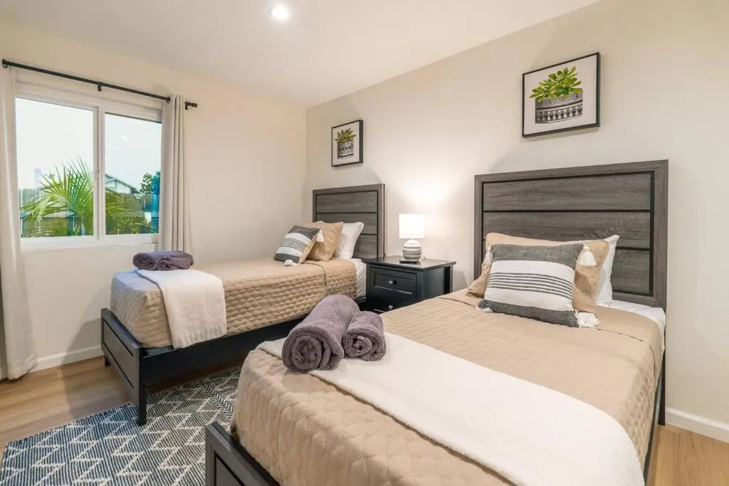 Image 1 of Luxury Home with Views 15 Min to DT & Coronado Beach